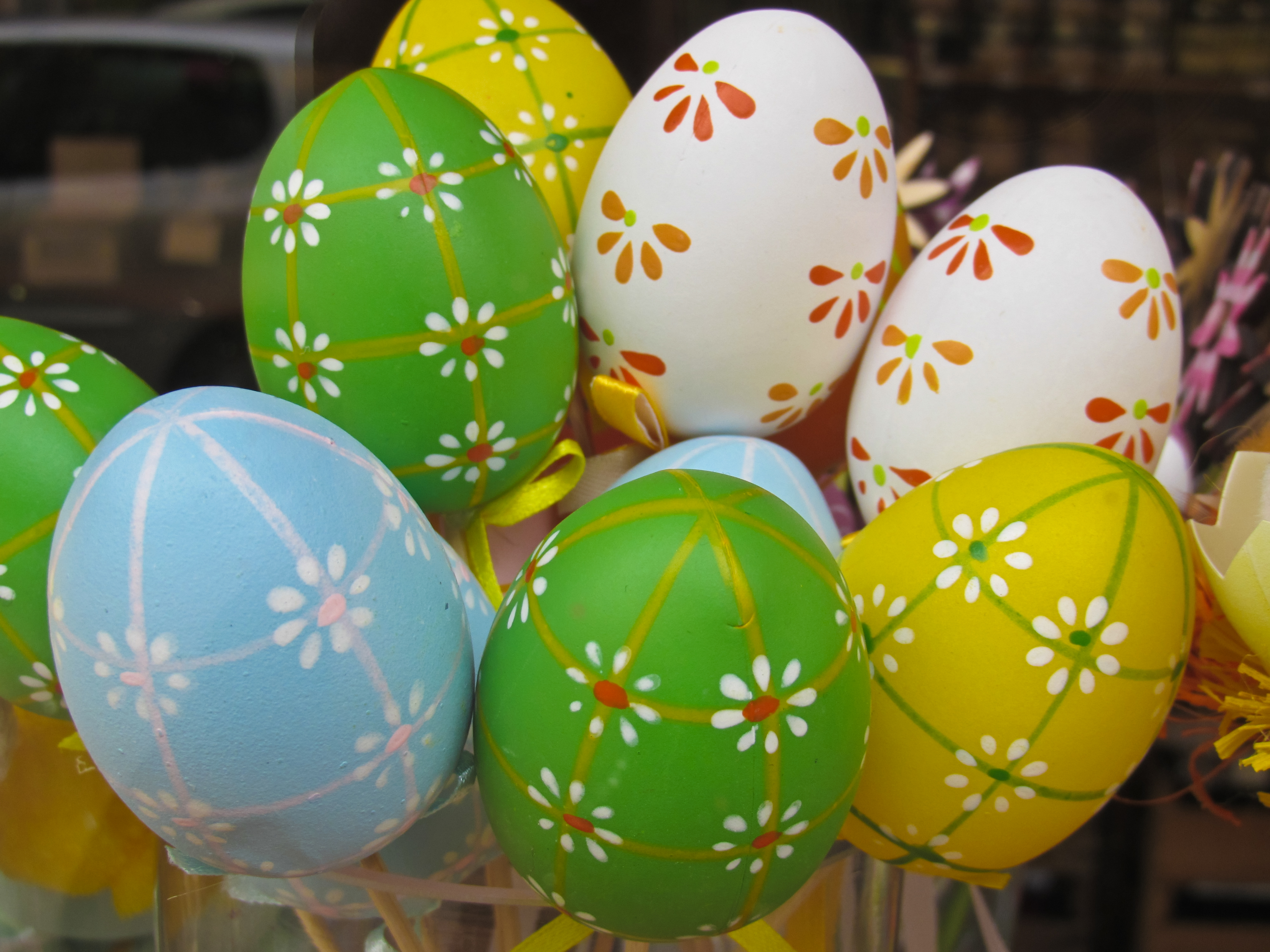 10 Simple and Affordable Non-Chocolate Easter Themed Gifts 