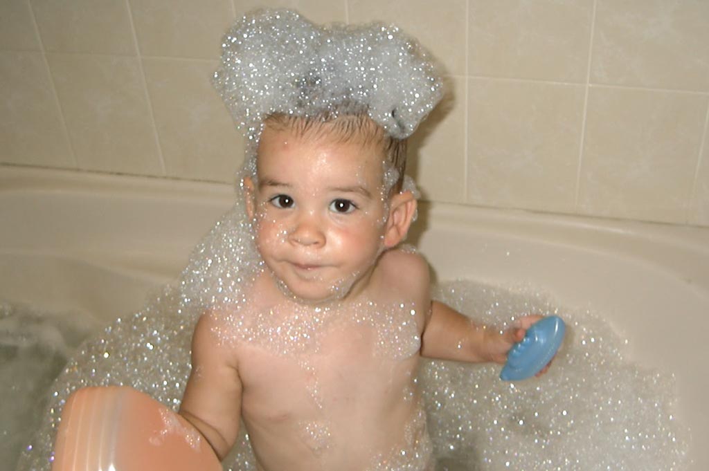 5 Great Ways To Keep Bath Time Interesting And Fun For Your Toddler